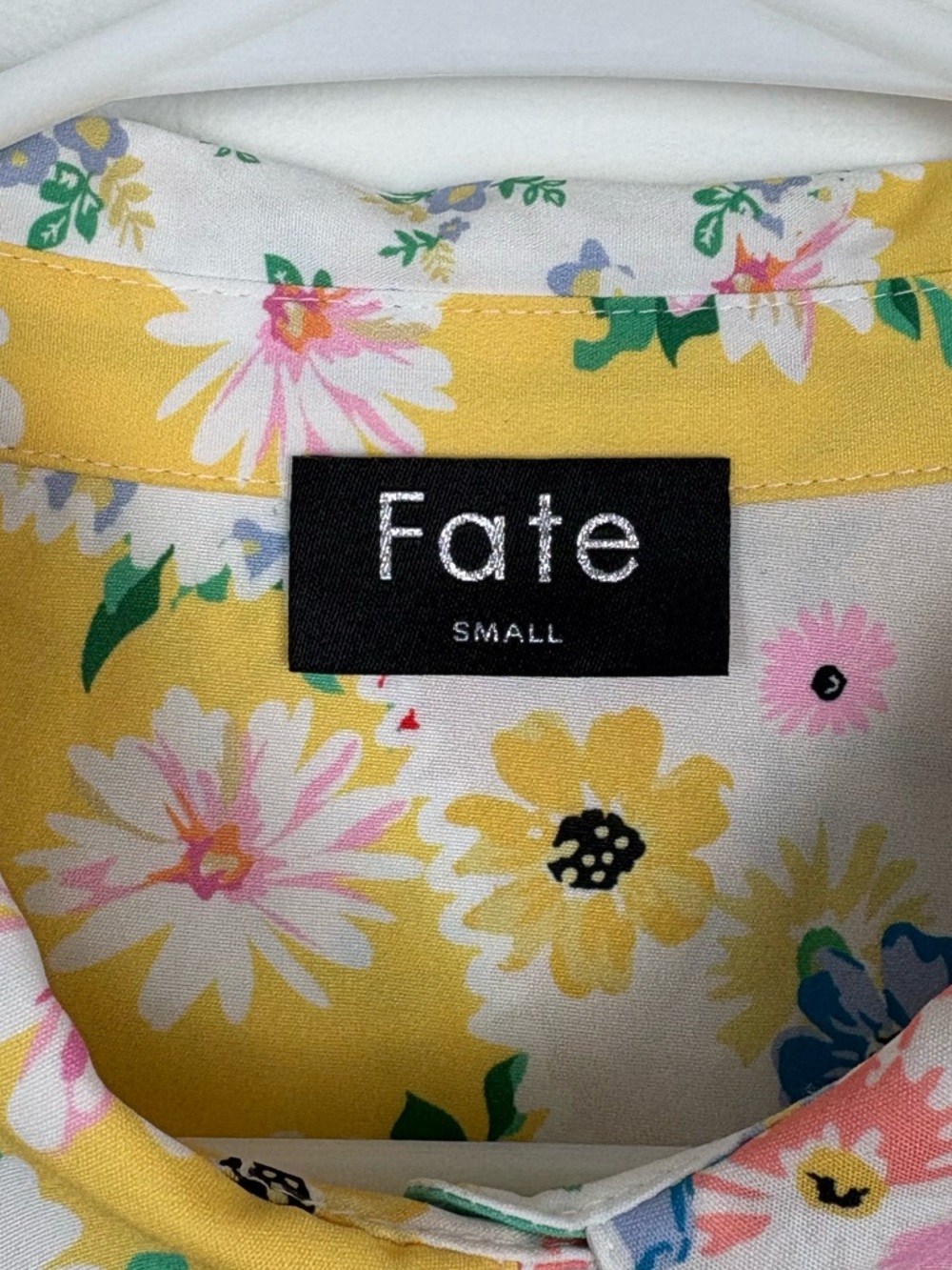 Fate Yellow Green Blue Floral Patchwork Button-Up Shirt Size Small - Picture 2 of 8